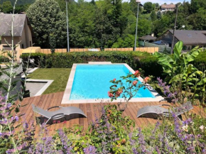 Villa piscine entre lac et montagne